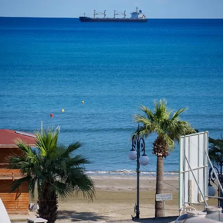 Seaview Anteia's Finikoudes In Apartment