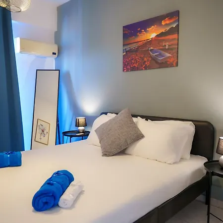 Anteia's Seaview Finikoudes Lárnaca