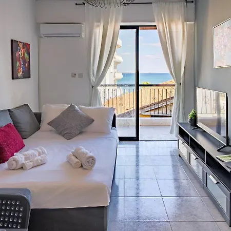 Anteias Seaview Finikoudes Daire Larnaca