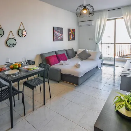 Anteias Seaview Finikoudes Daire *