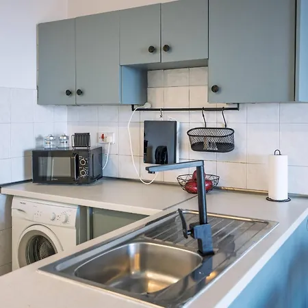 Anteia's Seaview Just Steps From Finikoudes Apartmán