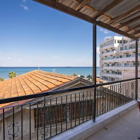 Anteia's Seaview Just Steps From Finikoudes Apartmán *