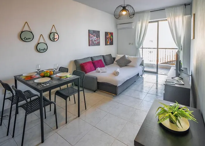 Anteia's Seaview Just Steps From Finikoudes Lägenhet *