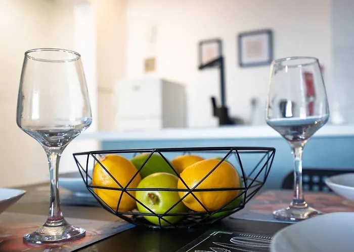 Lägenhet Anteia's Seaview Just Steps From Finikoudes Larnaca